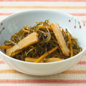 刻み昆布とさつま揚げの煮物