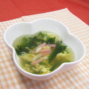 卵とかまぼこの中華スープ