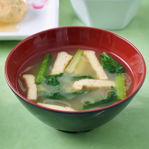 きざみ油揚げと小松菜のお味噌汁