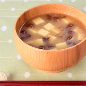 なめこと豆腐の味噌汁
