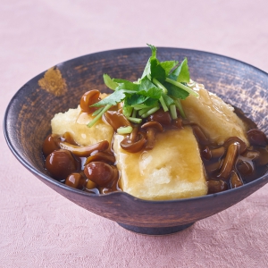 たっぷりなめこの揚げ出し豆腐