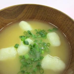 とろろとはんぺんの味噌汁