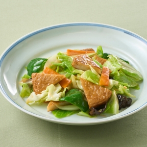 八つ切り丸さつまの野菜炒め