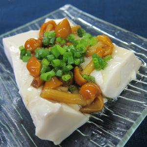 豆腐のなめこのせ